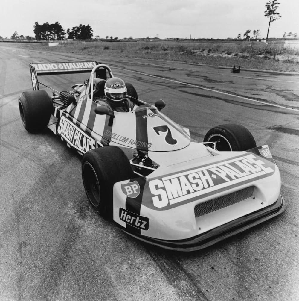 スマッシュ・パレス-孤独な暴走-の画像