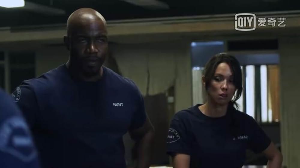 スティーヴ・オースティン S.W.A.T.の画像