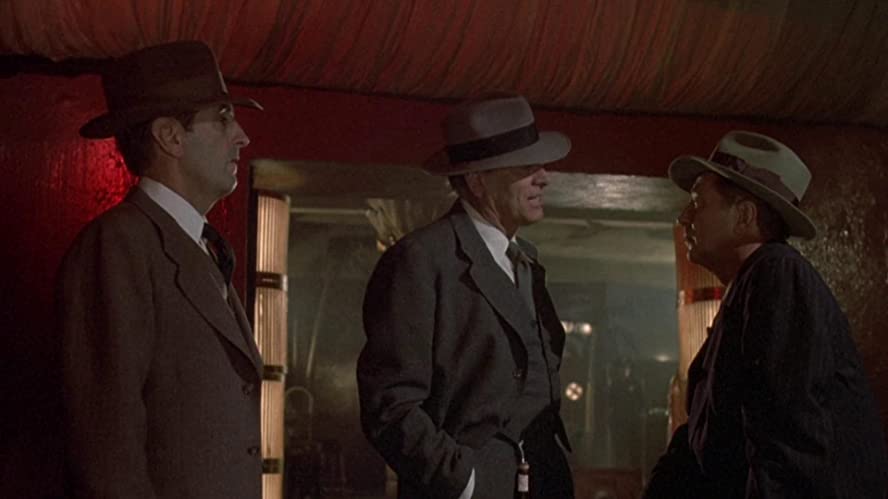 「さらば愛しき女よ」ロバート・ミッチャム & ハリー・ディーン・スタントン & ジョン・アイアランドの画像