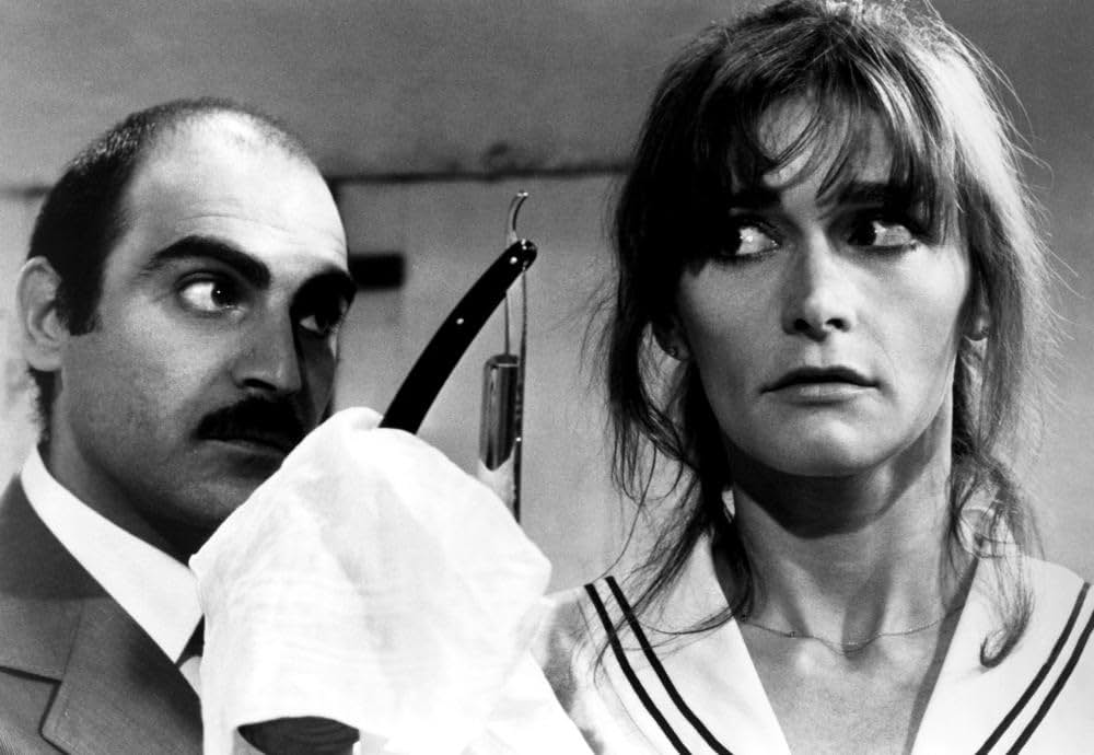 トレンチコート／危険な追跡の画像