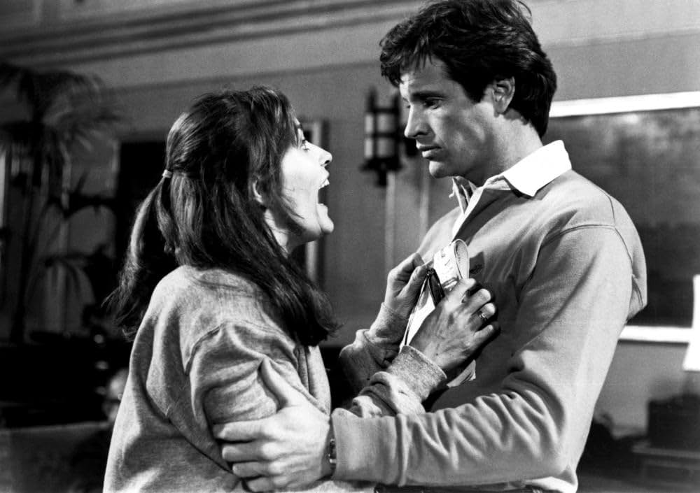 トレンチコート／危険な追跡の画像