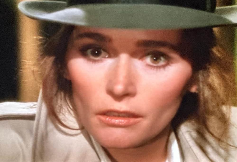 トレンチコート／危険な追跡の画像