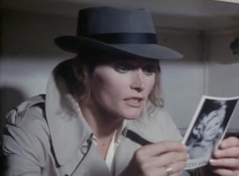 トレンチコート／危険な追跡の画像