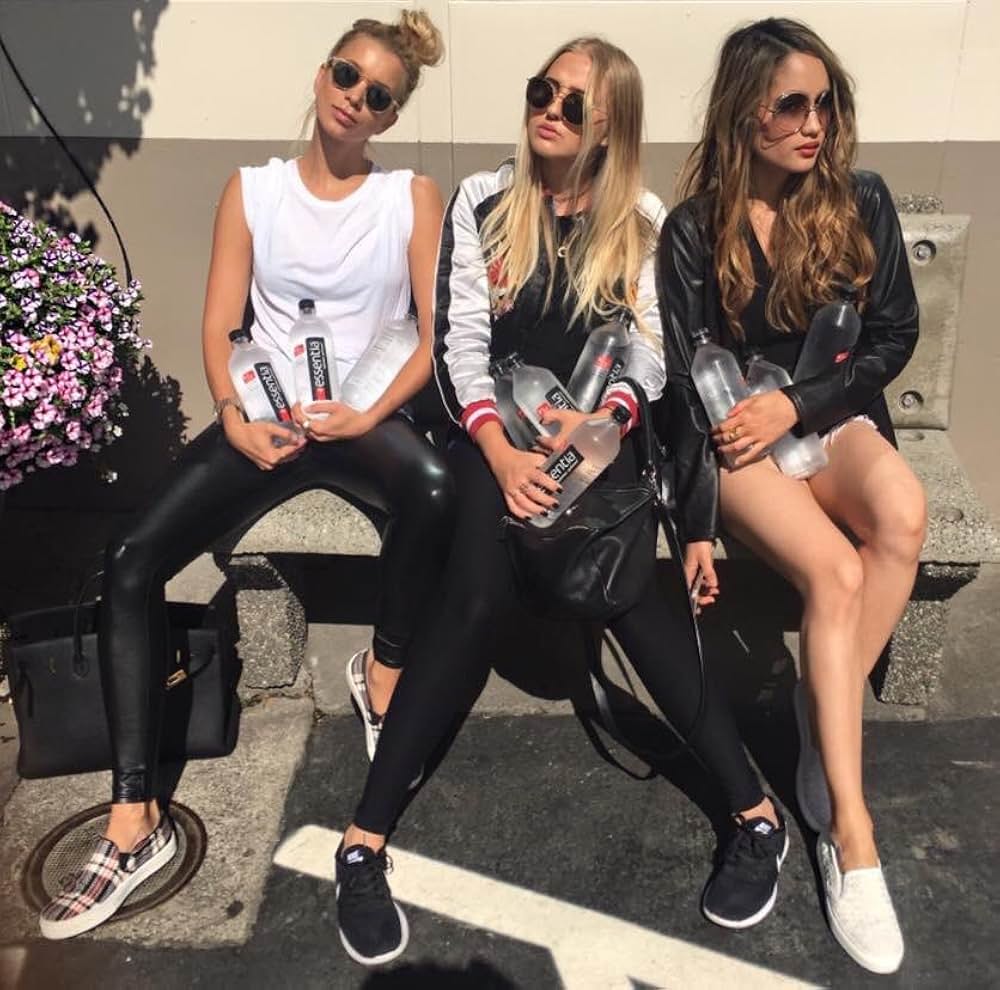 イット・カムズの画像