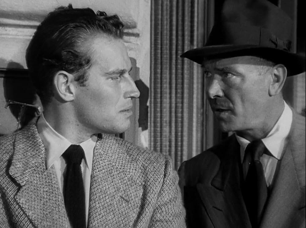 虐殺の街の画像