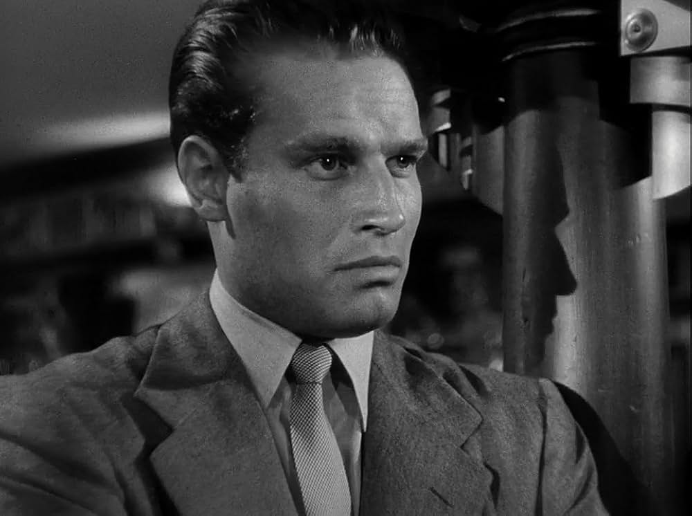 虐殺の街の画像