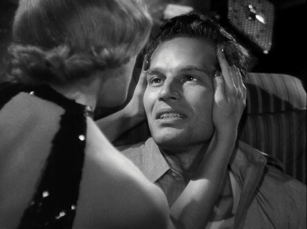 虐殺の街の画像