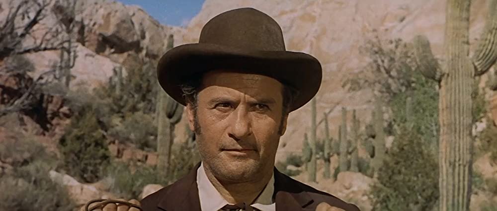 「マッケンナの黄金」イーライ・ウォラックの画像