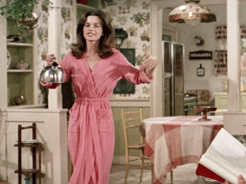 「大地震」Geneviève Bujoldの画像