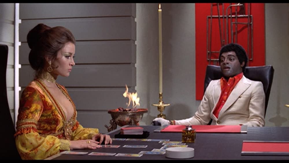 「007／死ぬのは奴らだ」ヤフェット・コットー & ジェーン・シーモアの画像