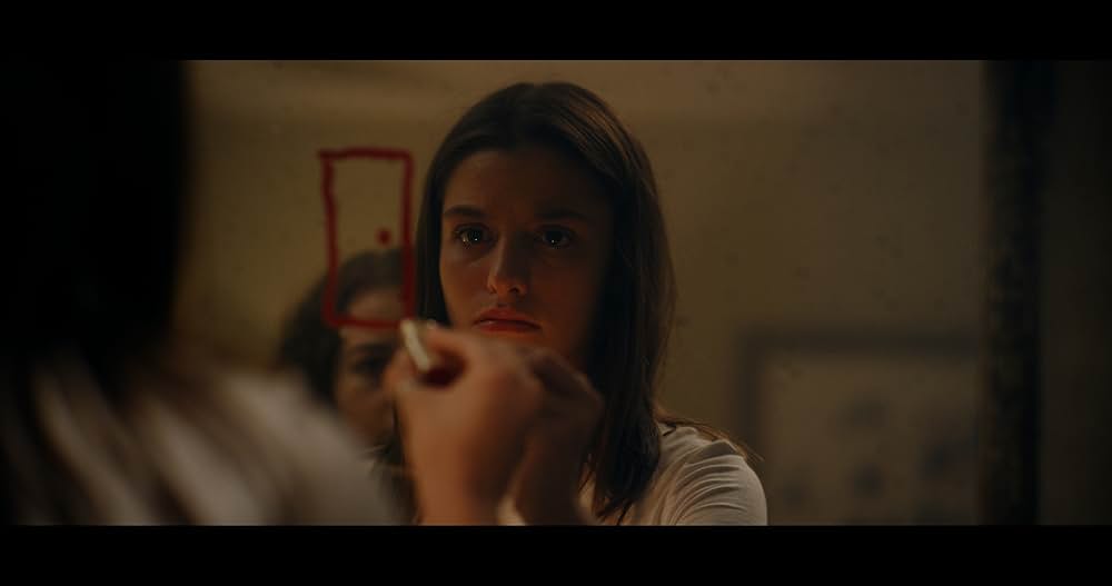 クイーン・イン・ザ・ミラー -女王の召喚-の画像