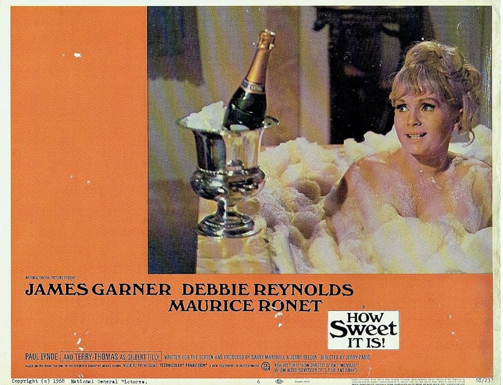 水色のビキニのマドモアゼルの画像