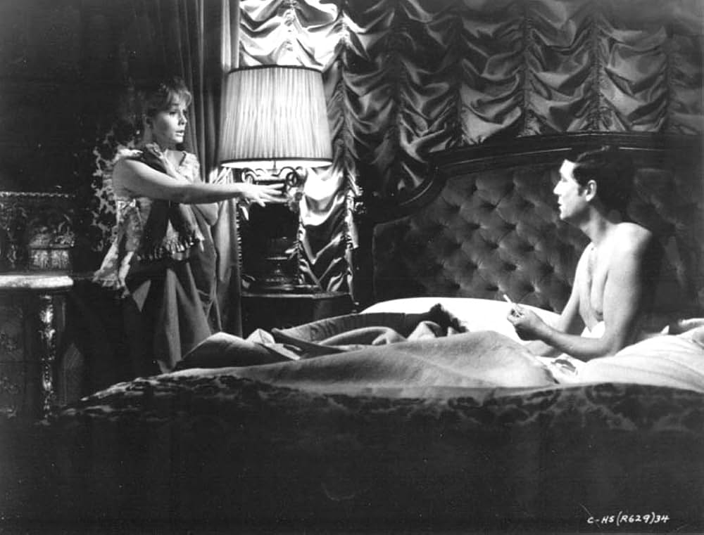 水色のビキニのマドモアゼルの画像