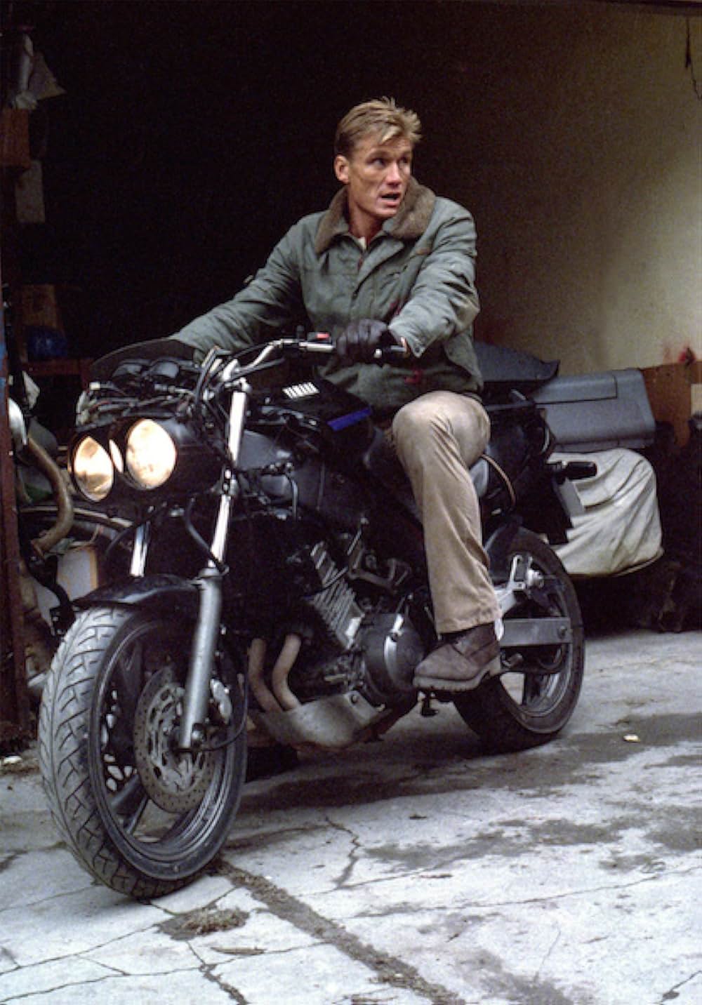 ドルフ・ラングレン in レッド・リベンジャーの画像