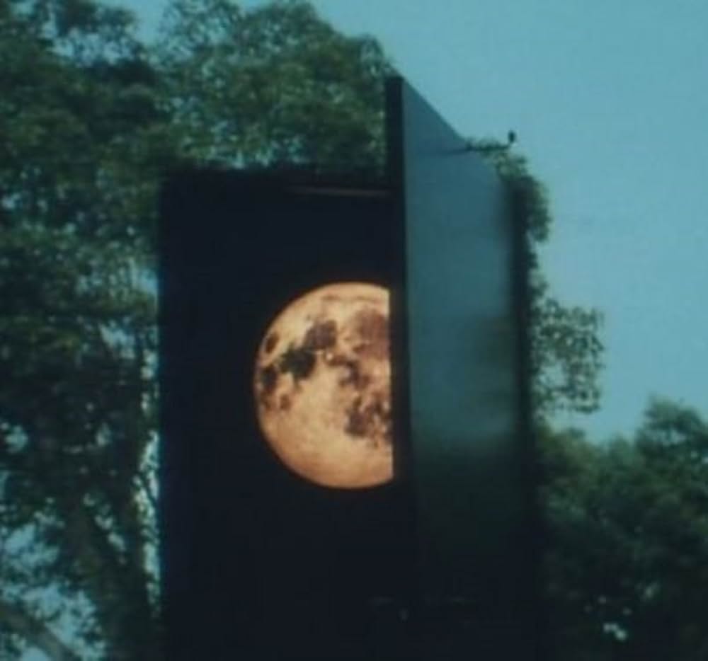 「THE MOON」の画像