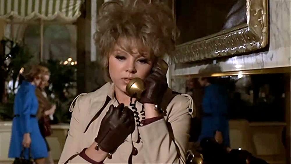 おかしなホテルの画像