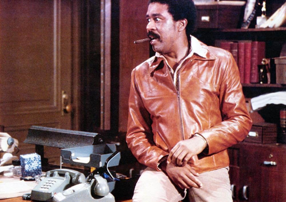 おんぼろバスと8人の子供たちの画像