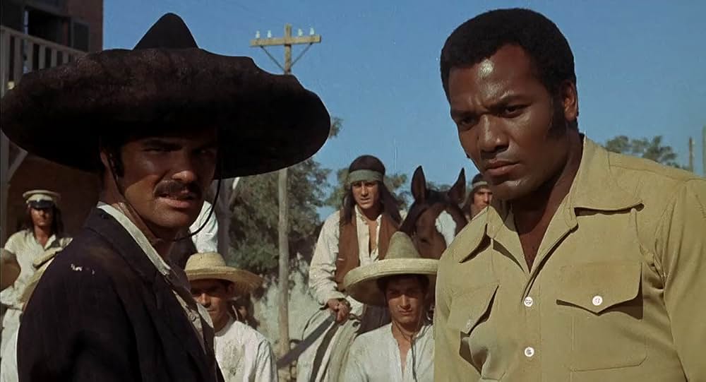 100挺のライフルの画像