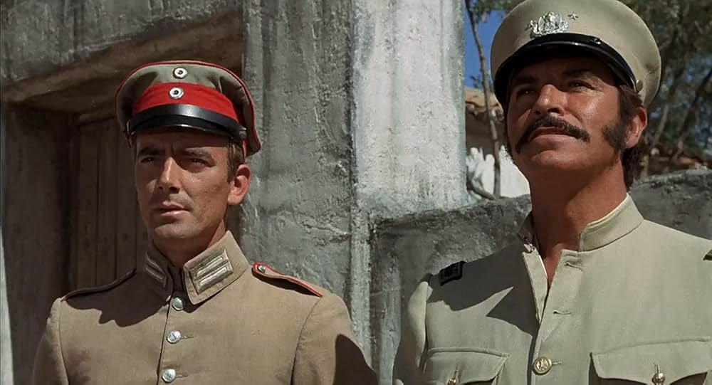 100挺のライフルの画像