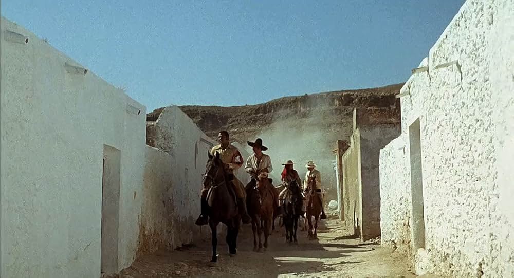 100挺のライフルの画像