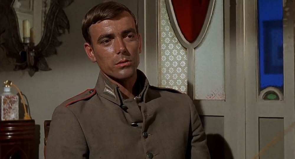 100挺のライフルの画像