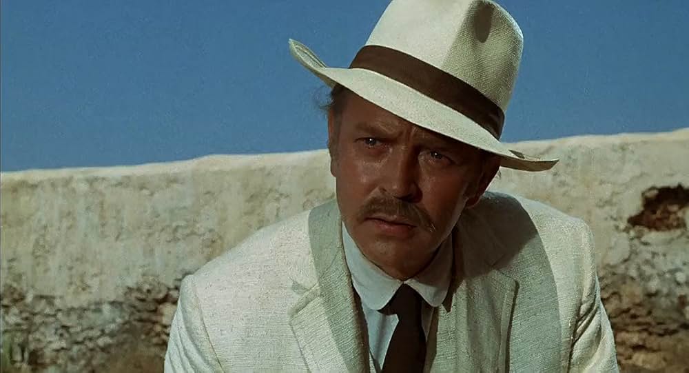 100挺のライフルの画像