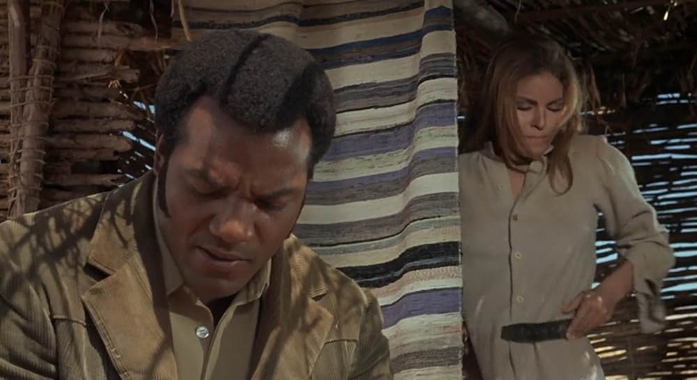 100挺のライフルの画像