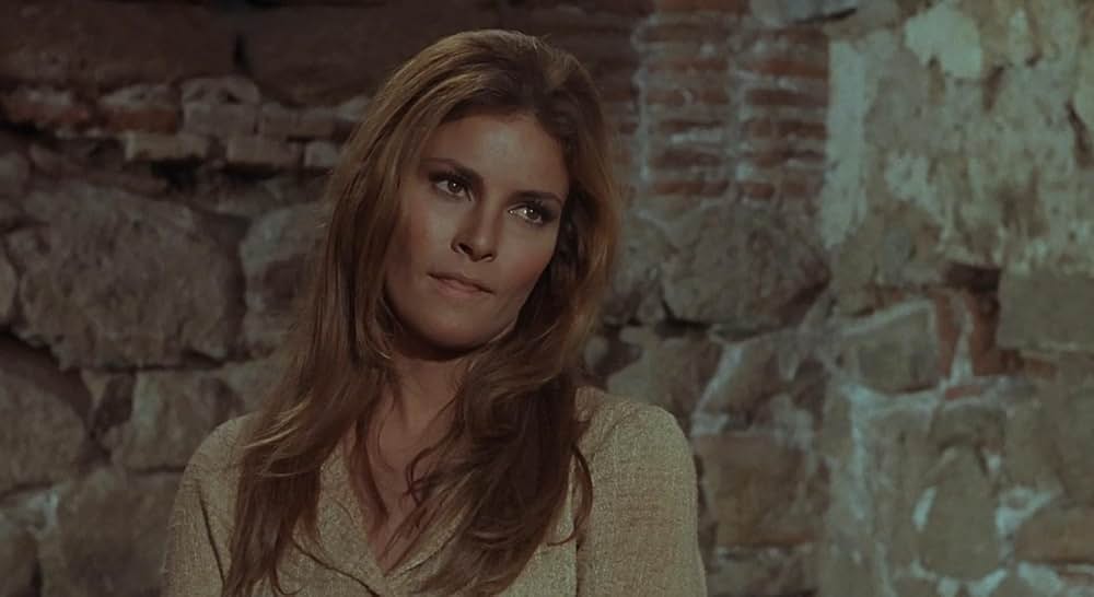 100挺のライフルの画像