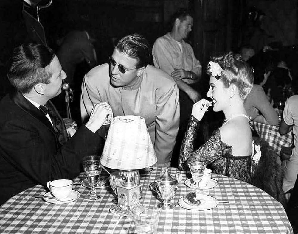 陽気なルームメイトの画像