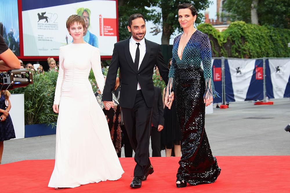 待つ女たちの画像