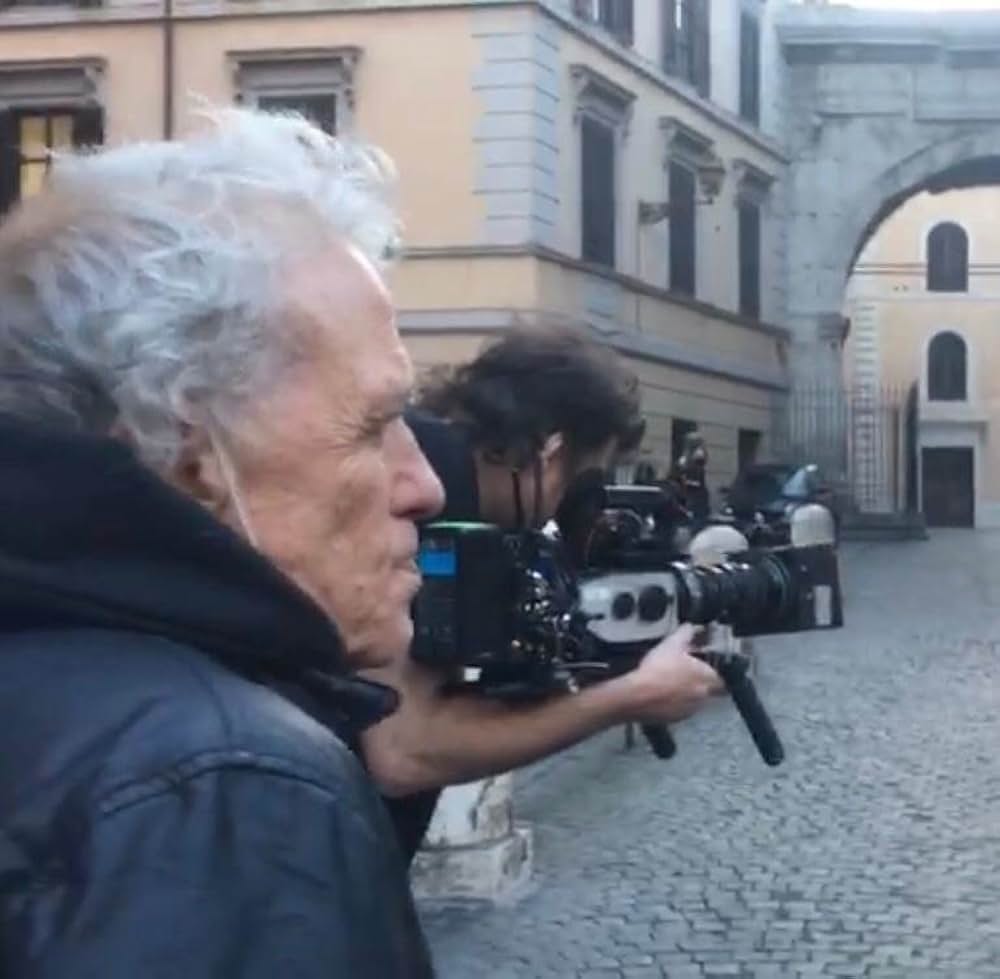 Zeros and Ones（原題）の画像