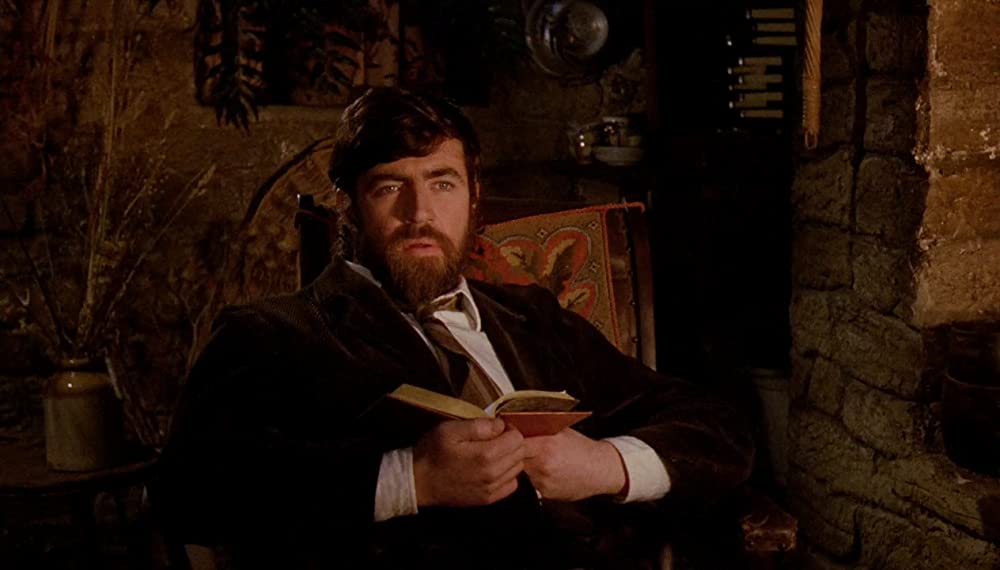 「恋する女たち」アラン・ベイツの画像