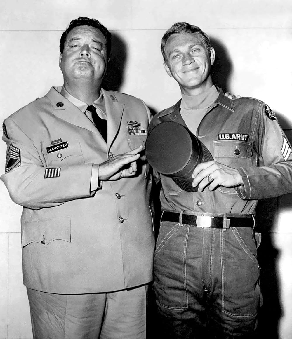 雨の中の兵隊の画像