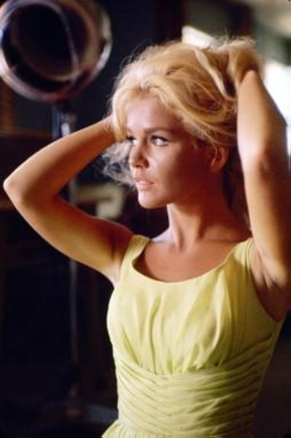 雨の中の兵隊の画像