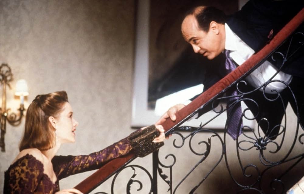 アザー・ピープルズ・マネーの画像