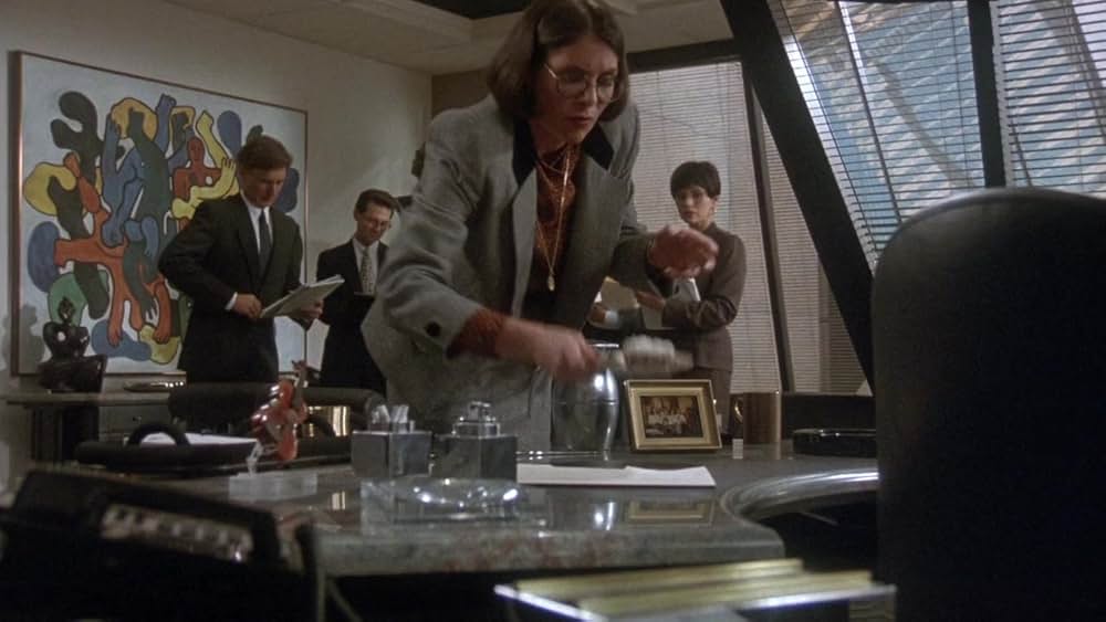 アザー・ピープルズ・マネーの画像