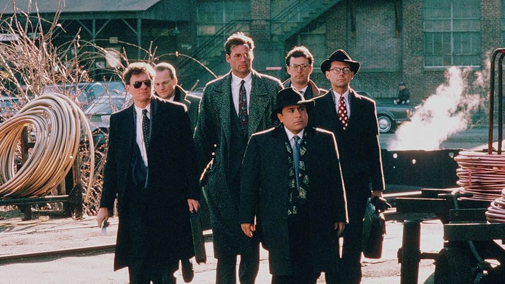 アザー・ピープルズ・マネーの画像