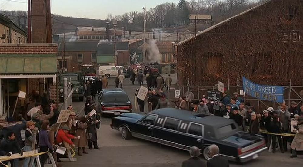 アザー・ピープルズ・マネーの画像