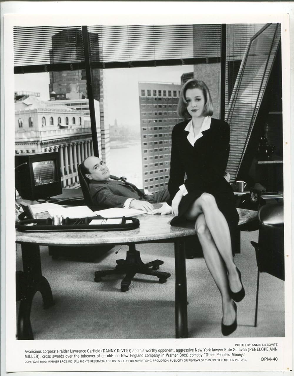 アザー・ピープルズ・マネーの画像