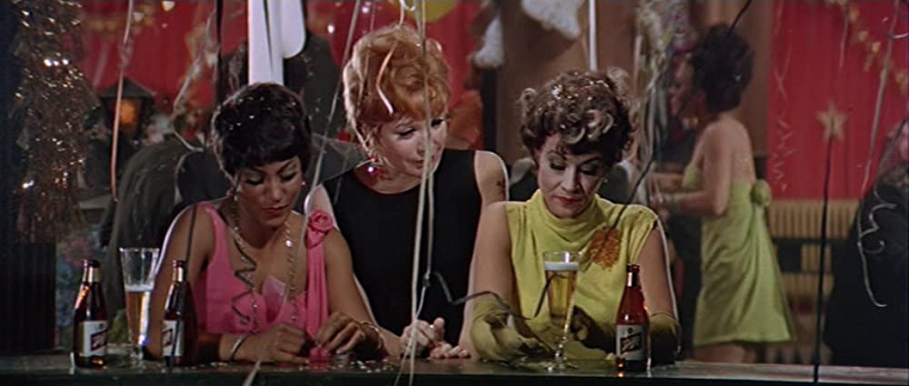 「スイート・チャリティ」シャーリー・マクレーン & ポーラ・ケリー & Chita Riveraの画像