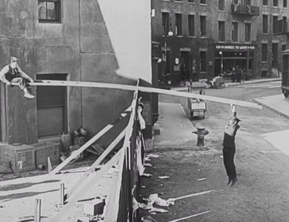 キートンの警官騒動の画像