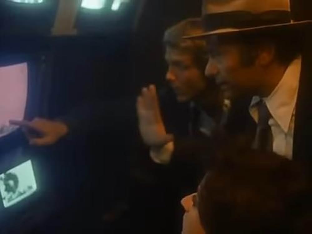 血に飢えた白い砂浜／ブラッド・ビーチ／謎の巨大生物！ギャルまるかじりの画像