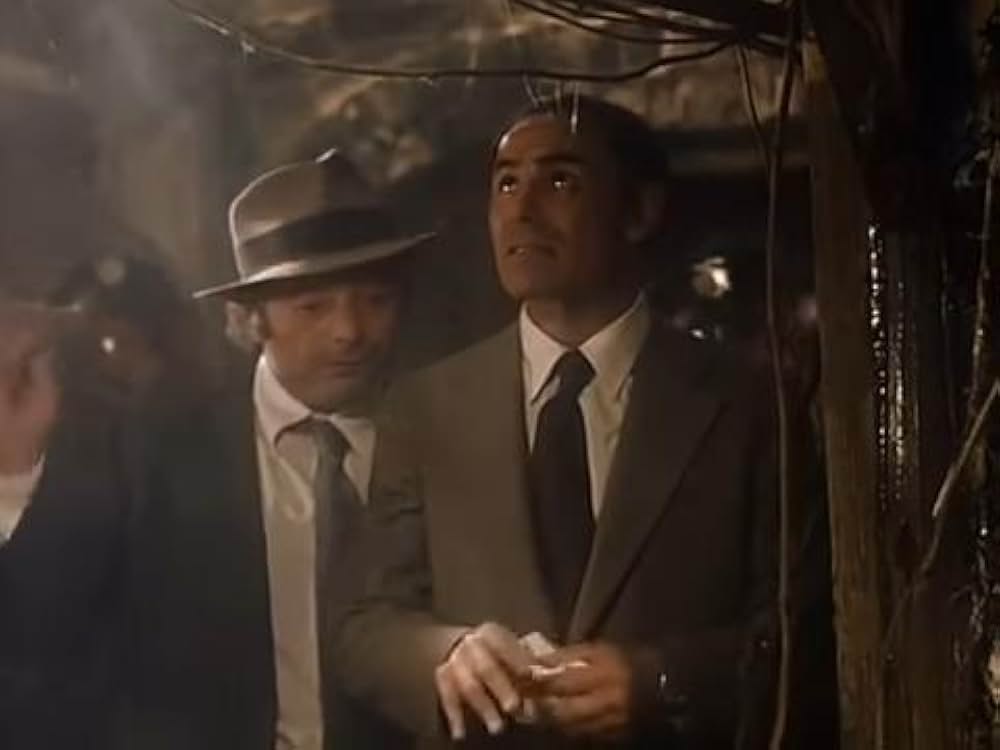 血に飢えた白い砂浜／ブラッド・ビーチ／謎の巨大生物！ギャルまるかじりの画像