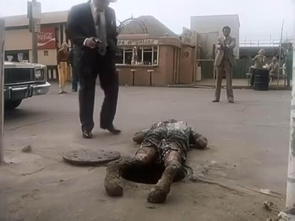 血に飢えた白い砂浜／ブラッド・ビーチ／謎の巨大生物！ギャルまるかじりの画像