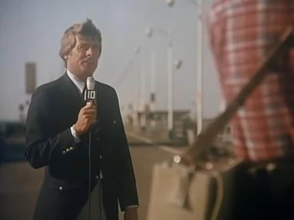 血に飢えた白い砂浜／ブラッド・ビーチ／謎の巨大生物！ギャルまるかじりの画像