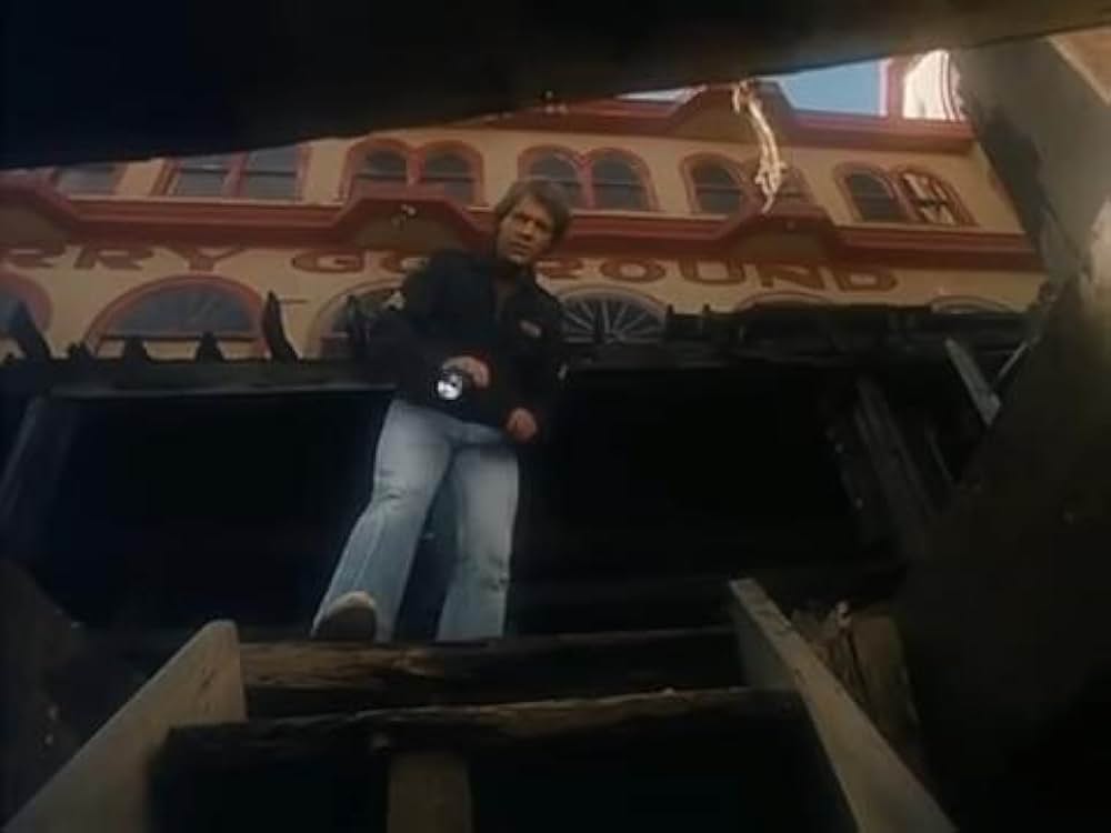 血に飢えた白い砂浜／ブラッド・ビーチ／謎の巨大生物！ギャルまるかじりの画像