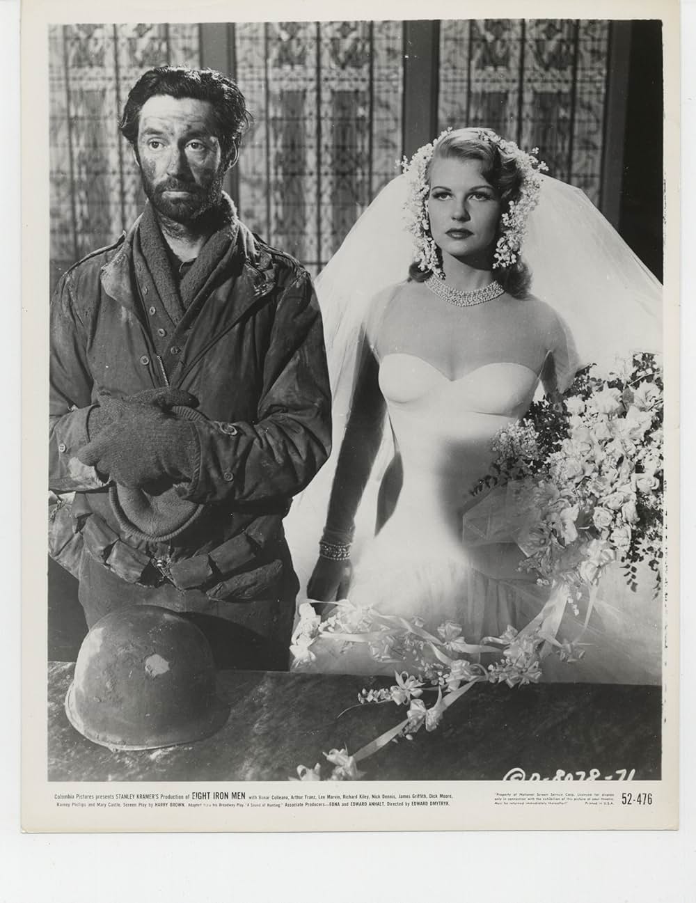 8人の鉄人の画像