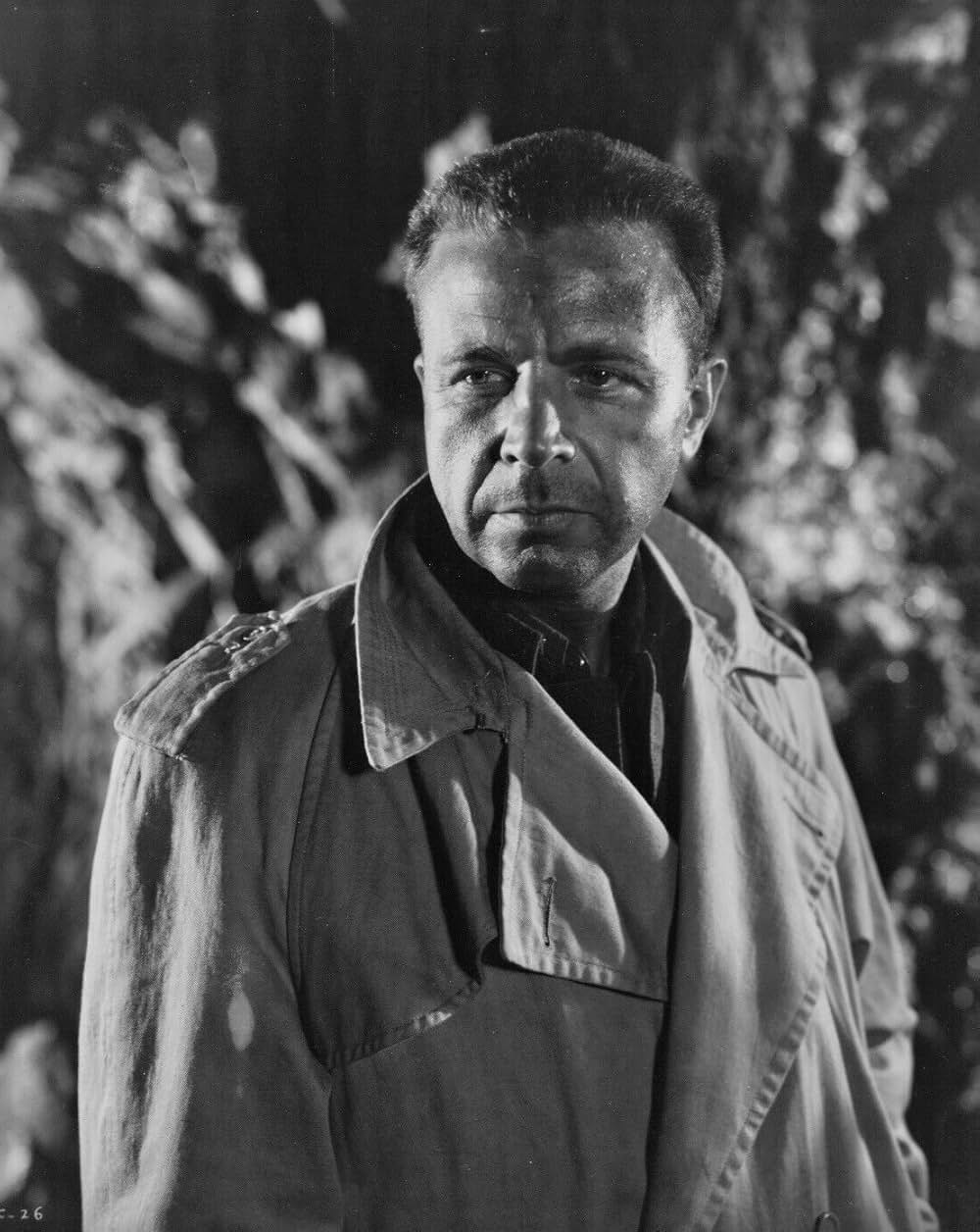 影を追う男の画像