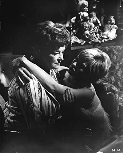 「甘い抱擁」Beryl Reid & スザンナ・ヨークの画像