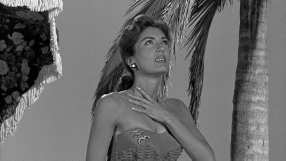 人類危機一髪！巨大怪鳥の爪の画像